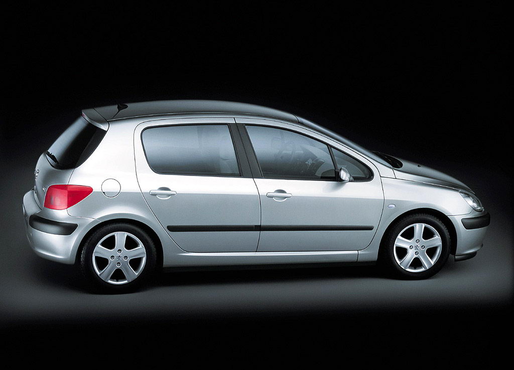 Peugeot 307 2001 02.jpg